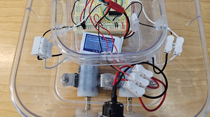 The inner container is connected to the outer container.