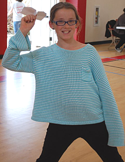 paper airplane hands-on science / student compares plane styles