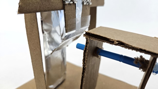 puff switch pieces of aluminum foil touching