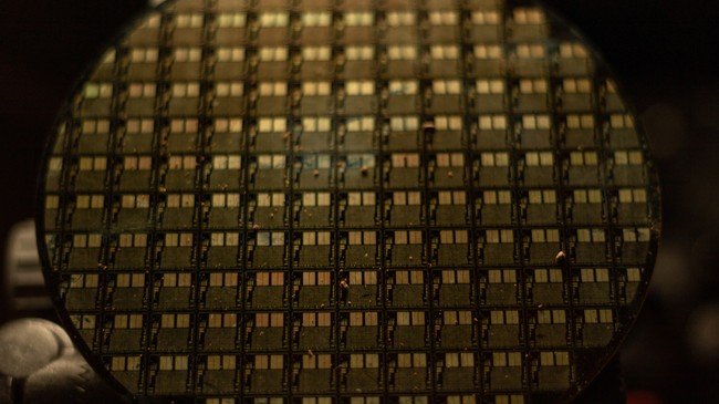particulate contamination on a silicon wafer
