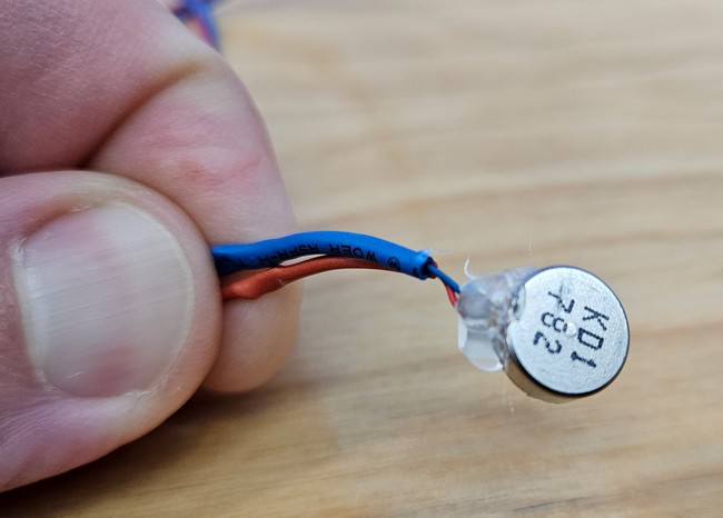 Wire connections to vibration motor