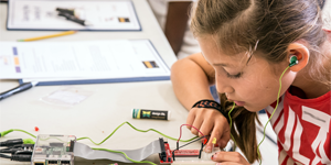 The Girl Factor:
Creative Code and Computer Programming