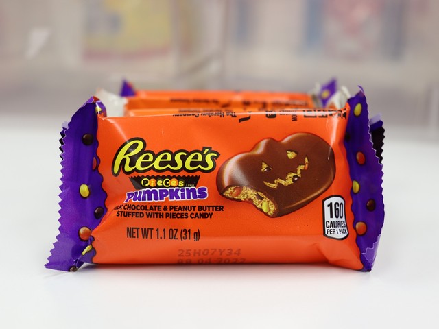 reese's pumpikins chocolate halloween candy